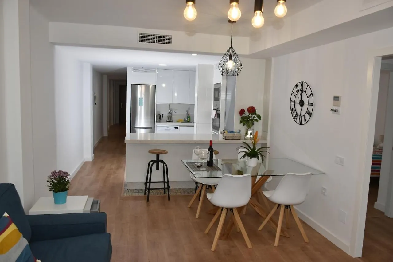 Spectacular Apartment 8 Pax/4 Rooms & Free Parking Màlaga