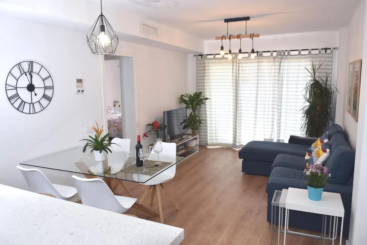 Spectacular Apartment 8 Pax/4 Rooms & Free Parking Malaga